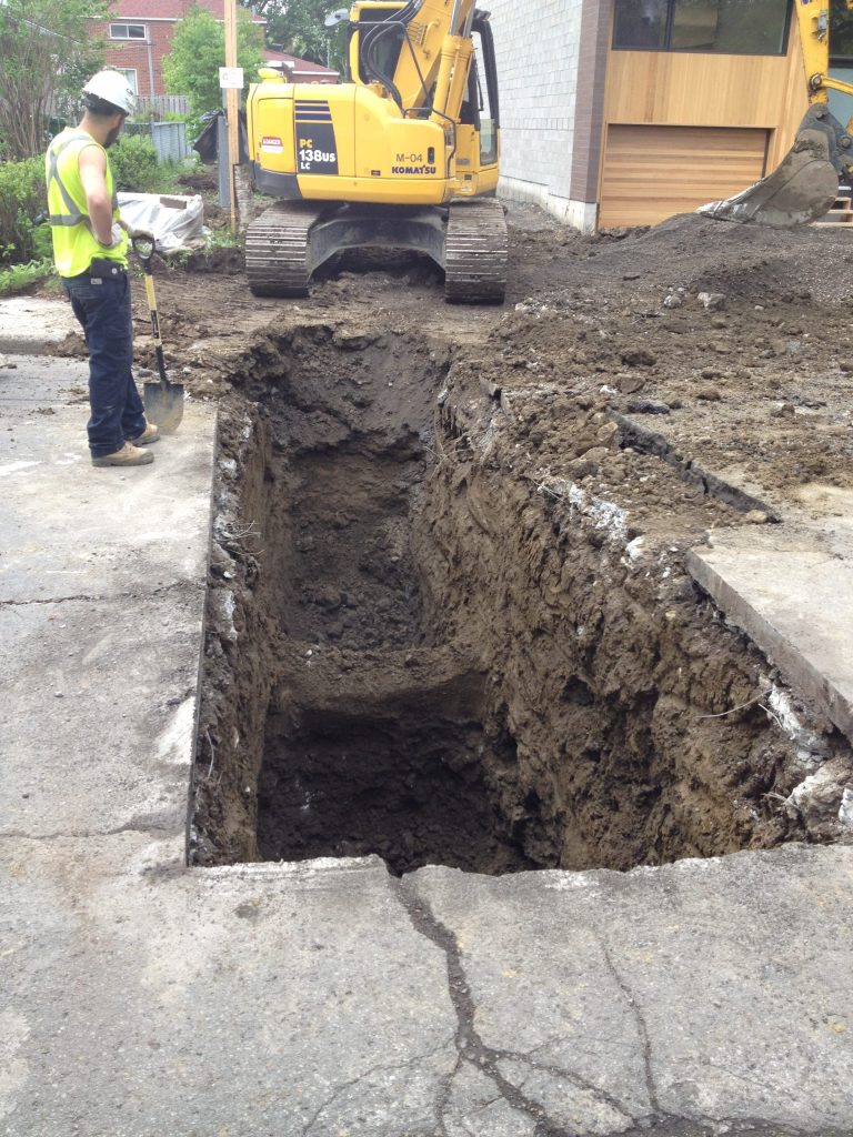 Coupe d'eau et raccordement aux services municipaux par Gesco Construction