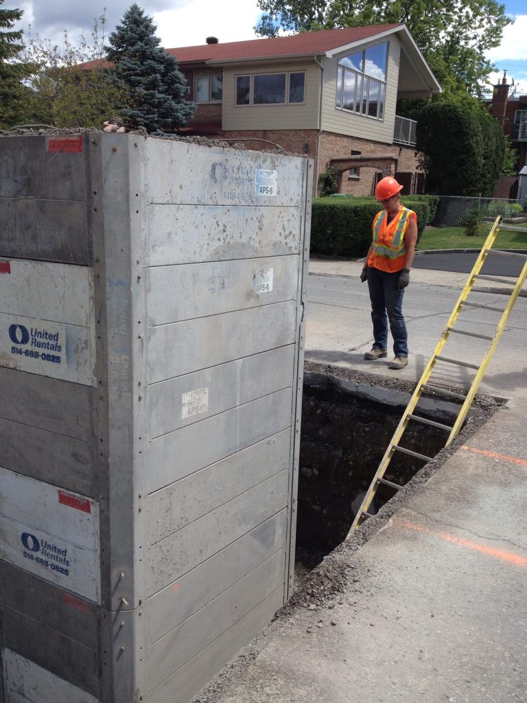 Travaux de coupe d'eau pour branchement résidentiel par Gesco Construction